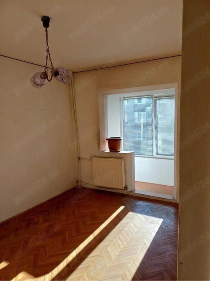 Apartament cu 3 camere decomandat în Decebal