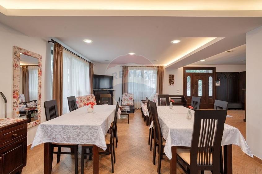 Hotel/Pensiune, de 328 mp, în Tohănița