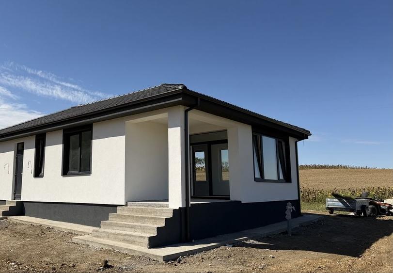 Casă cu 3 camere în Hidiș