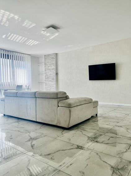 Apartament cu 2 camere decomandat în Exterior Vest