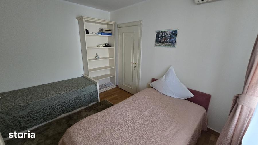 Apartament cu 4 camere în Central