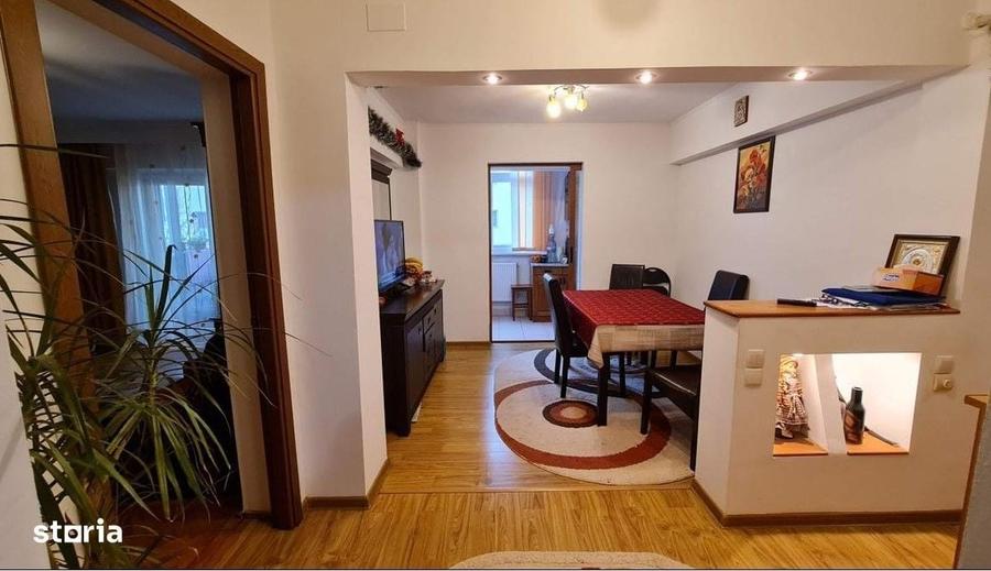 Apartament decomandat 3 camere + living de vanzare in zona Ostroveni - 2