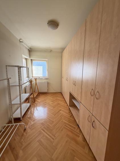 Casă individuală cu 6 camere cu Canalizare în Mănăștur