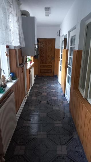 Casă cu 3 camere în Central
