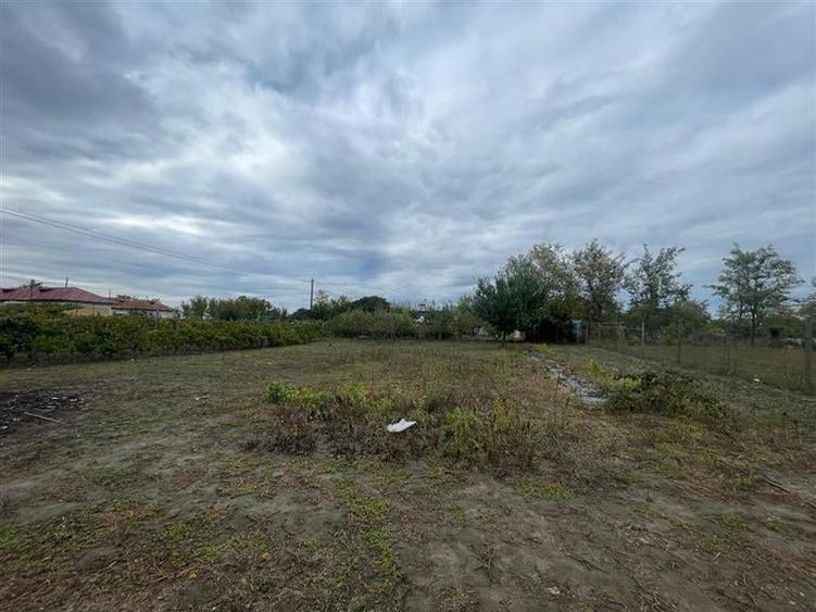 Teren Construcții intravilan de 1000 mp, în Iazurile