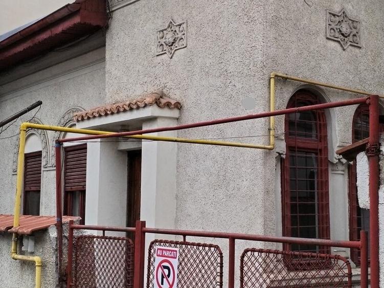 Casă individuală cu 4 camere cu Canalizare în Floreasca