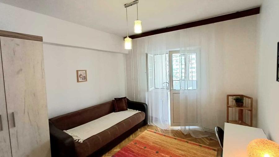 Apartament cu 3 camere decomandat în Gară