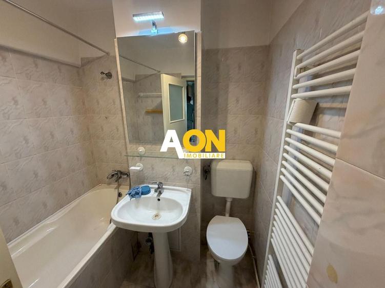 Apartament cu 4 camere decomandat, mobilat în Cetate
