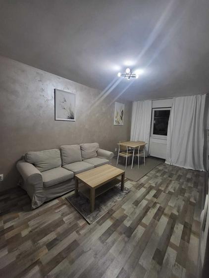 Apartament cu 2 camere decomandat în Central — fotografia 1