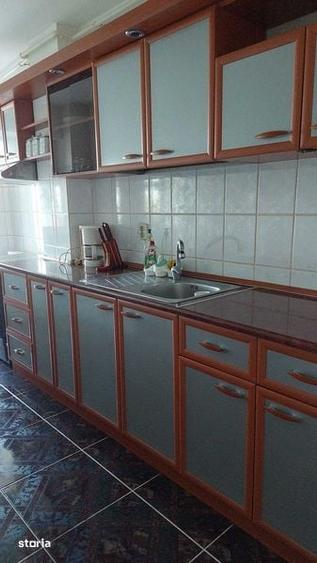 Apartament cu 3 camere decomandat în Tomis III