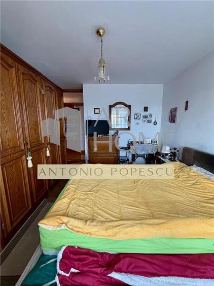 Apartament cu 4 camere decomandat în Ultracentral