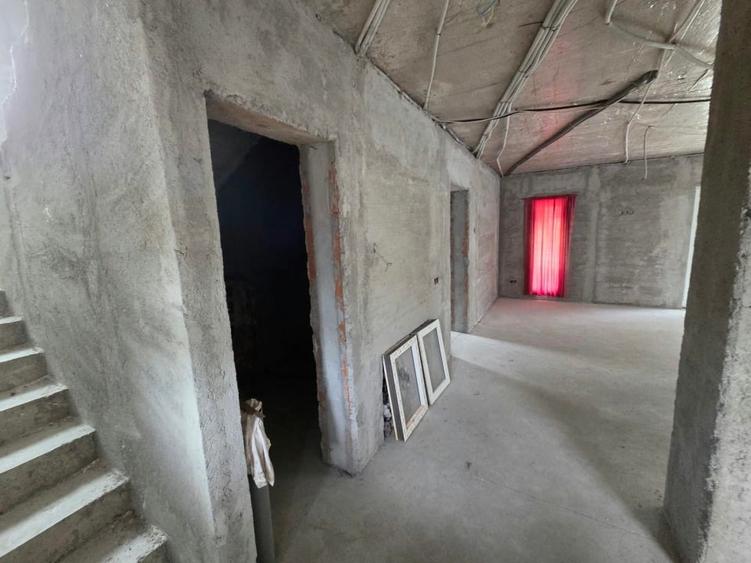 Casă individuală cu 5 camere cu Teren 513 Mp în Giarmata