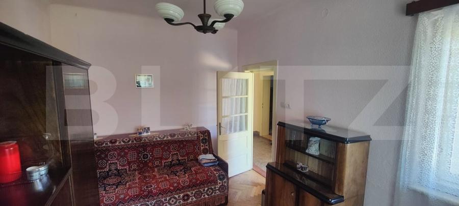 Casă individuală cu 7 camere cu Canalizare în Central
