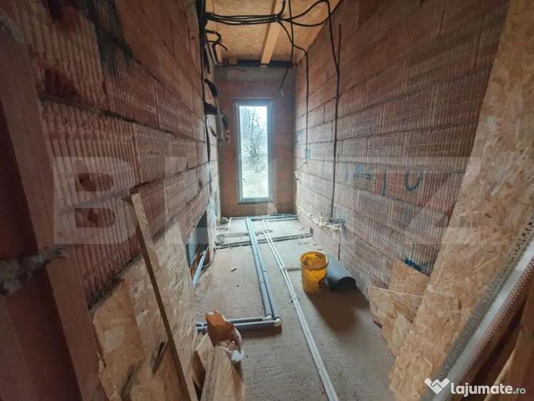 Casă cu 4 camere cu Teren 430 Mp în Central