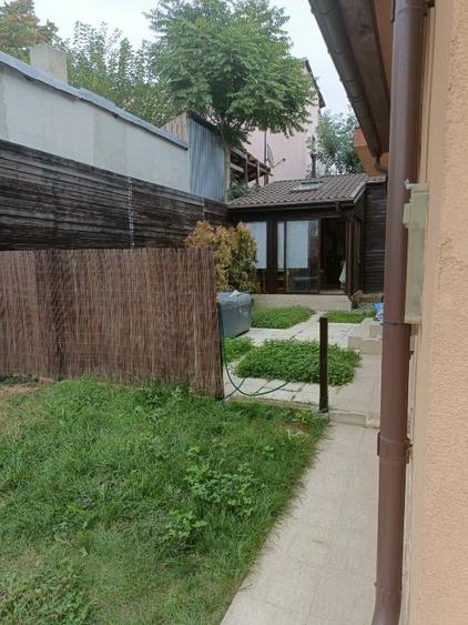 Casă individuală cu 4 camere cu Canalizare în Central