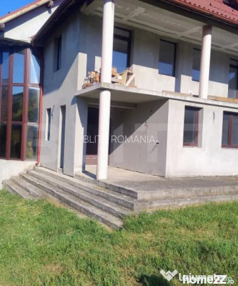 Casa spa?ioasa, semi-finisata, cu poten?ial in Urisior - Urisor (Cluj)