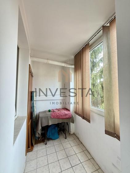 Apartament cu 2 camere semidecomandat, mobilat în Central