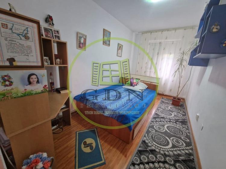 Apartament cu 3 camere decomandat, mobilat în Lascăr Catargiu