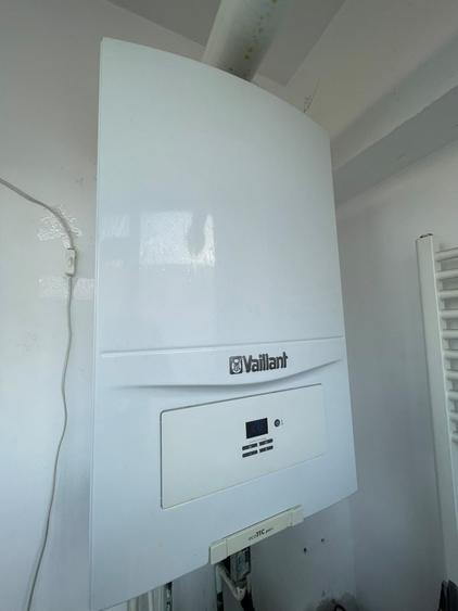 Apartament cu 3 camere decomandat, mobilat în Baza 3