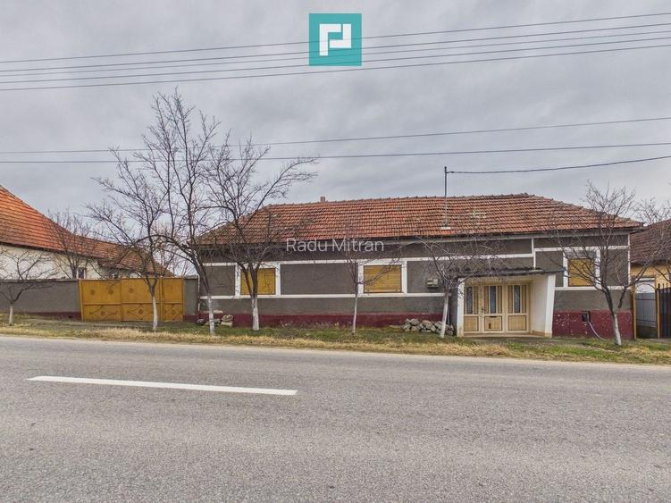 Casă 5 camere și anexe în Cuied