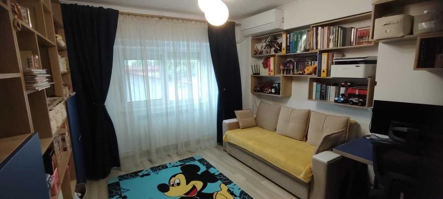 Apartament cu 3 camere decomandat în Tomești