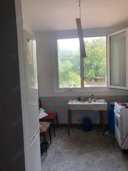 Apartament cu 3 camere semidecomandat în Țiglina 1
