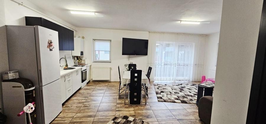 Apartament cu 2 camere semidecomandat, mobilat în Florești — fotografia 1