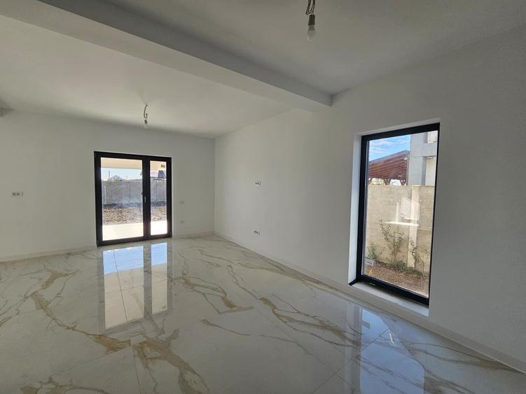 Duplex cu 3 camere cu Teren 365 Mp în Moșnița Veche