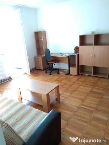 Apartament cu 2 camere nedecomandat în Complex Studențesc