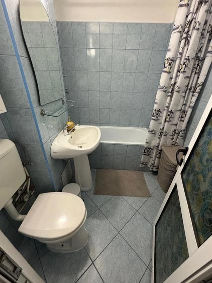 Apartament cu 3 camere decomandat în Trivale
