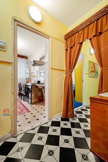 Apartament cu 3 camere decomandat, mobilat în