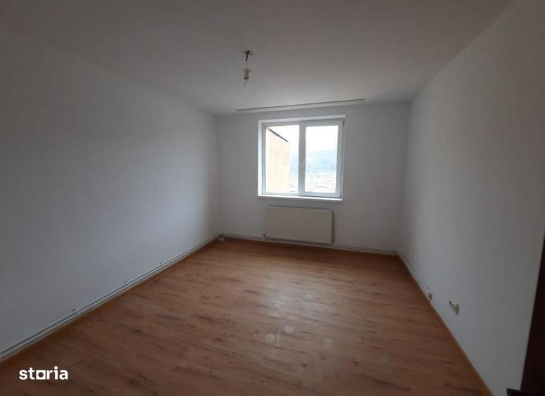 Apartament cu 3 camere în Mărăței