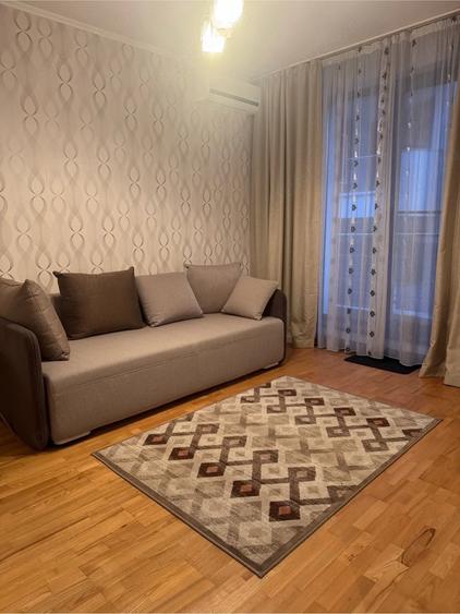 Apartament cu 3 camere semidecomandat în Herăstrău