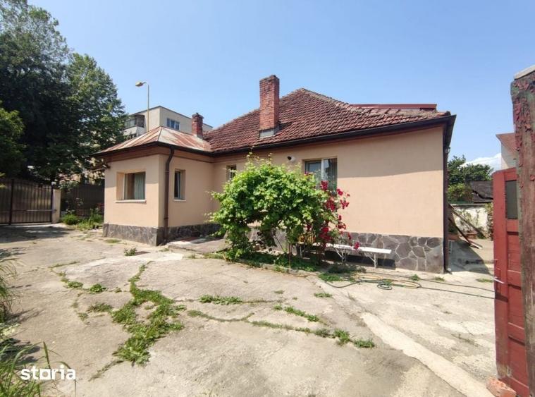 Casă cu 1 camere cu Teren 579 Mp în Florilor