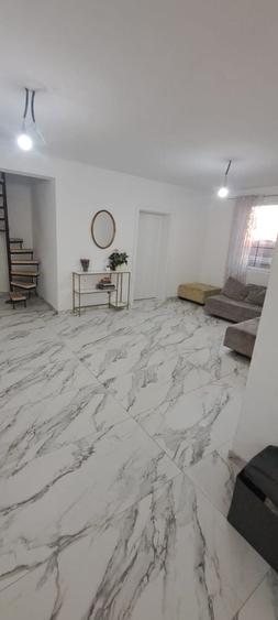 Casă cu 4 camere în Moșnița Nouă