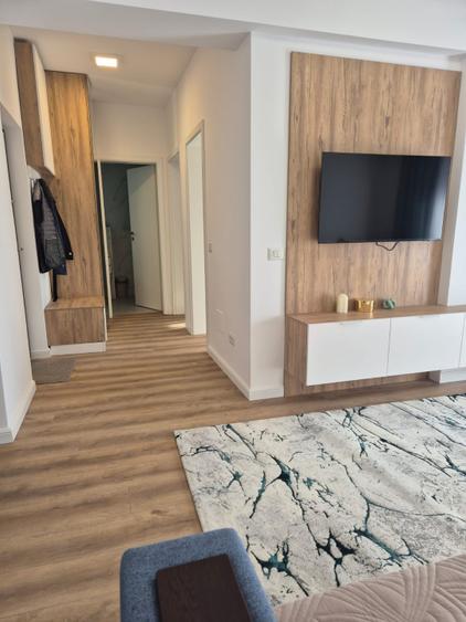 Apartament cu 2 camere decomandat, mobilat în Vest