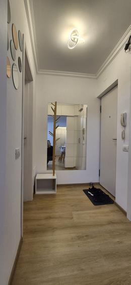 Apartament cu 2 camere semidecomandat în Olteniței