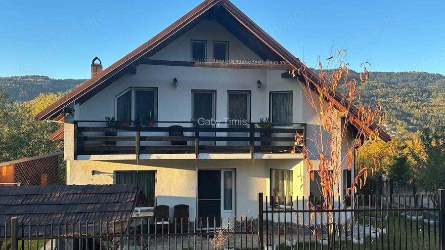 Vand casa, pretabil pensiune situata in Moisei, zona Purcaret