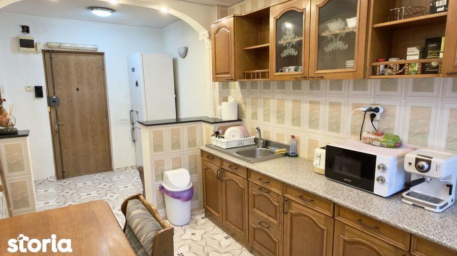 Apartament cu 5 camere decomandat, mobilat în Militari