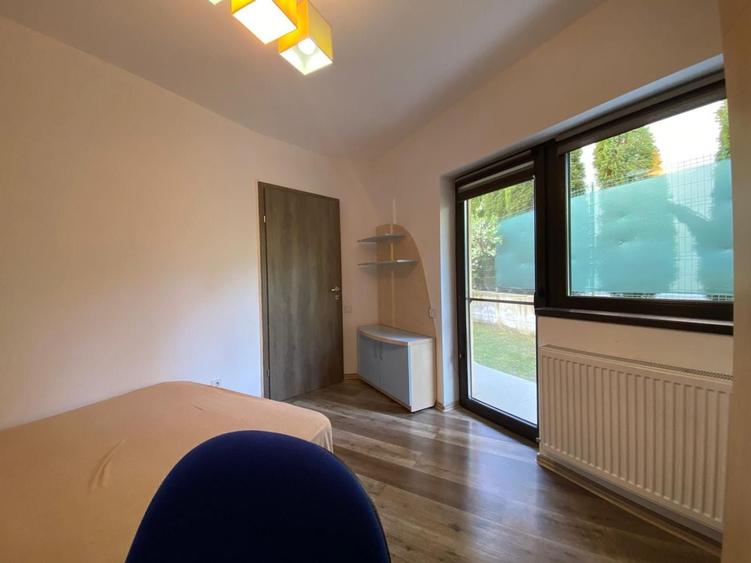 Apartament cu 3 camere decomandat, mobilat în Bună Ziua