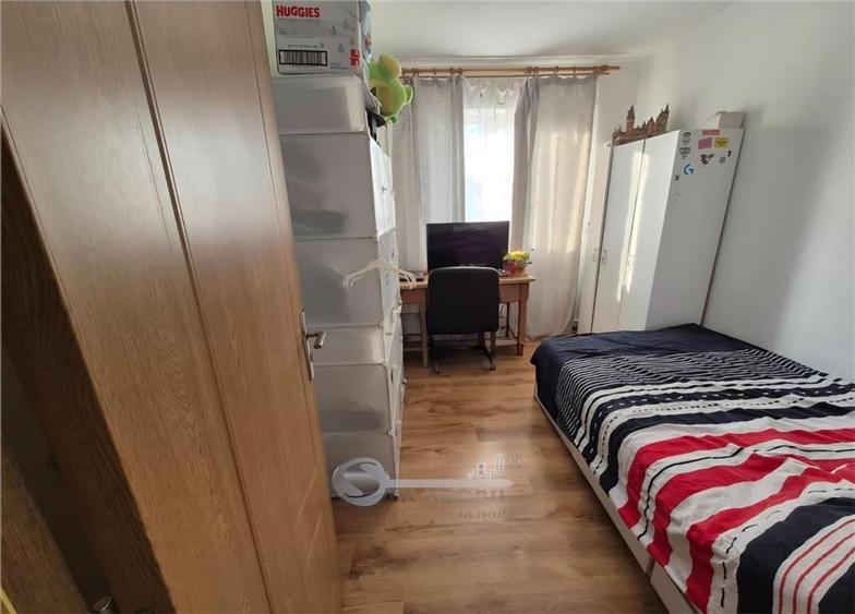 Apartament cu 3 camere decomandat în Alexandru cel Bun