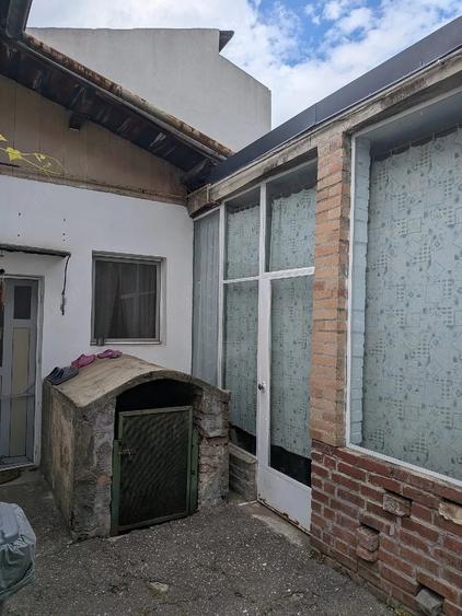 Casă cu 4 camere cu Teren 276 Mp în Central