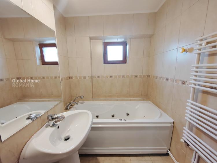 Apartament cu 4 camere semidecomandat, mobilat în Tineretului