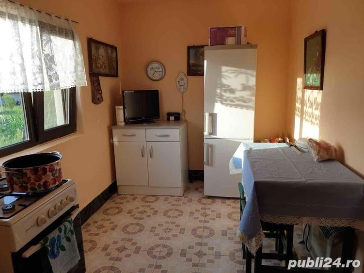 Casă cu 2 camere cu Teren 1000 Mp în Florești