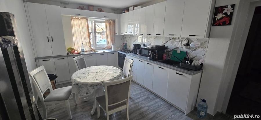 Apartament cu 2 camere în Rovinari