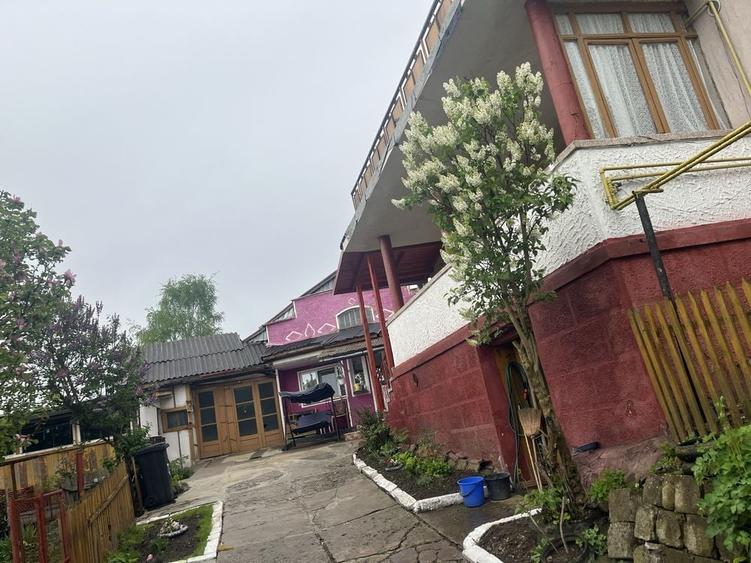 Casă cu 4 camere în Central