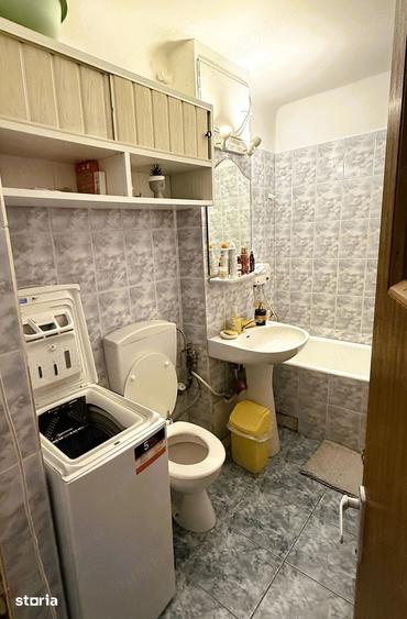 Apartament cu 2 camere decomandat în Rovine