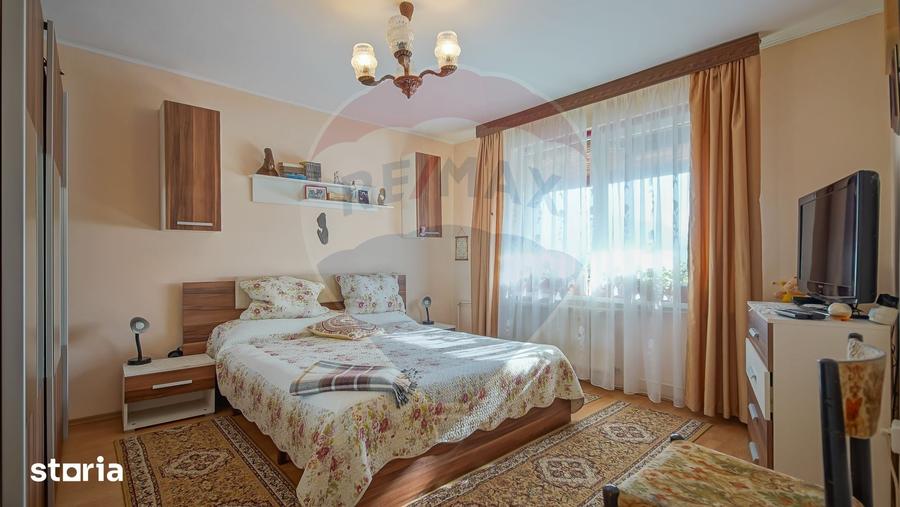 Casă cu 5 camere cu Teren 145 Mp în Dârste