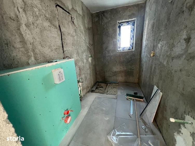 Casă cu 4 camere în Mărăcineni