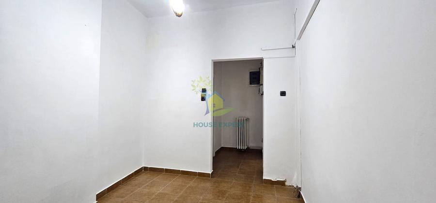Apartament cu 4 camere semidecomandat în Foișorul de Foc